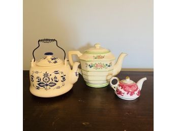 Teapot Assortment No. 4 (Attic)