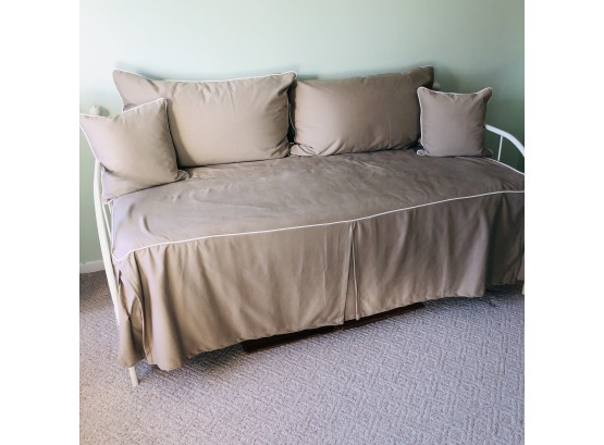 Day Bed With White Frame