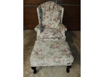 Vintage Accent Chair With 3 Pillows