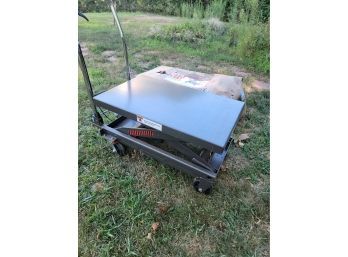 Haulmaster Hydraulic Table Cart - 1000 Lb Capacity
