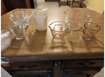 3 Sets Of Measuring Cups