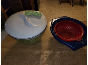 Salad Spinner And Set Of 2 Strainers