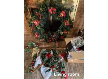 Christmas Wreath And Misc Decor - (living Room)