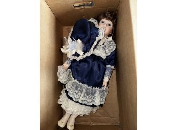 Vintage Doll - Bedroom 2