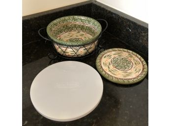 Ovenware Dish Set With Metal Caddy, Trivet And Lid - Green