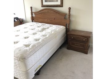 Oak Queen Bed Set And Nightstand
