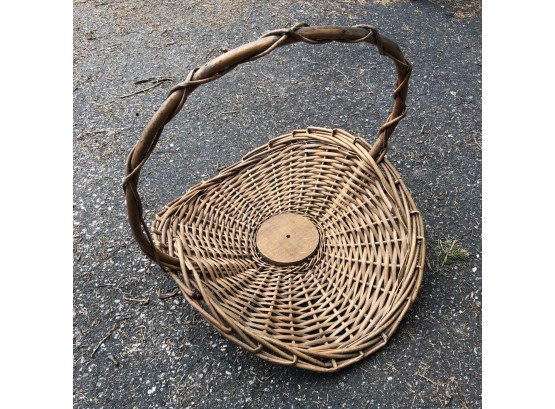 Flat Basket With Handle