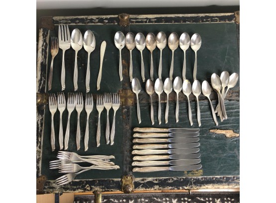 1961 William And Rogers Gaiety Pattern Silverplate Silverware Set Service For 8 With Extras