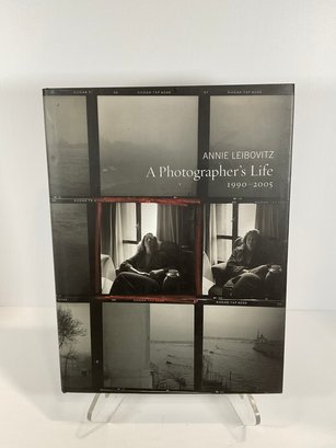 Annie Leibovitz 'A Photographers Life 1990-2005' - (DM)