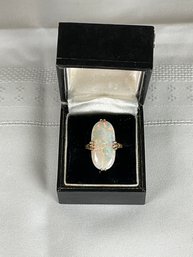 18K Oval Opal Ring