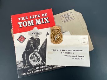 Vintage 'Tom Mix Straight Shooters' Of America Badge & Mailer