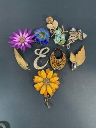 Costume Brooches - Lot