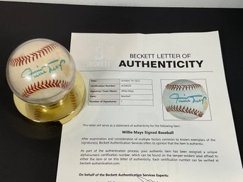 Willie Mays Signed Baseball - Beckett Letter