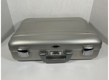 Zero Haliburton Classic Elite Aluminum Briefcase