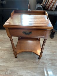 End Table 16 1/2 X 20 X 28
