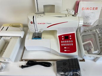 Singer Futura Sewing Machine  W/accessories