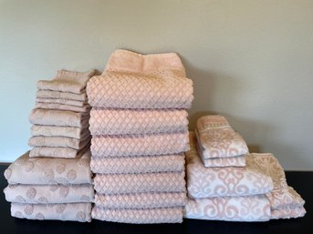 Lot Of Pale Pink Bath Towels