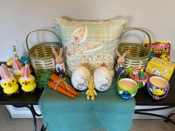 Lot Of Easter Decor & Baskets