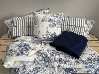 King Size Blue & White Bedding