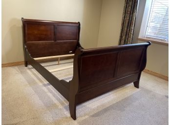 Broyhill  Queen Size Sleigh Bed