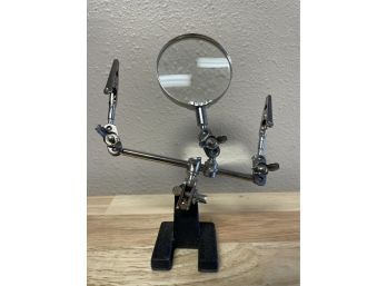 Magnifying Glass On Base With Clamps
