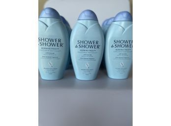 Lot Of Shower To Shower Body Powder