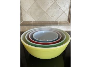 Set Of Vintage Pyrex Mixing Bowls