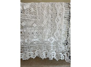 Antique/vintage Lace Tablecloth/coverlet