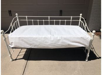 White Iron Daybed