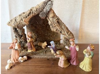 Nativity Set (Baby Jesus Figure Missing)