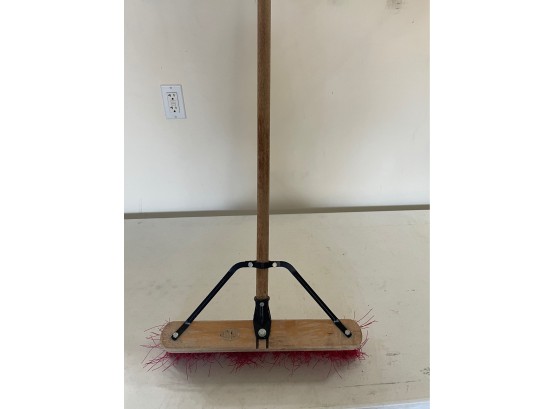'Jobsite' 5' Wooden Handle Shop Broom