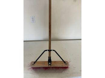 'Jobsite' 5' Wooden Handle Shop Broom