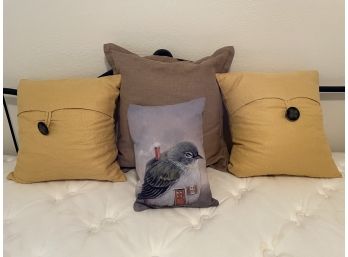Lot Of 4 Decorative Pillows