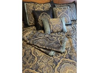 Queen Size Bedding Set (Navy/Blue/Gold)