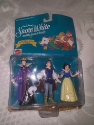 New Old Stock Walt Disney Snow White And The 7 Dwarfs Snow White Queen And Prince By Matel Unopened Damaged Bo