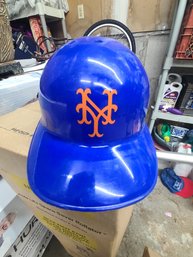 Vintage New York Mets Plastic Batting Helmet Souvenir MLB