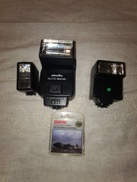 3 Retro Camera Flashes. Minolta Auto 320X ,pentax , And Fotomatic 140 And Picture Filter Gray 58mm