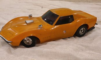 Vintage 1968 Eldon Corvette Stingray Battery Operated Toy Car.