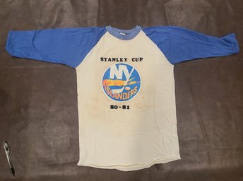 Vintage NHL New York Islanders, 1980-1981 Stanley Cup Vintage T-men's Large.