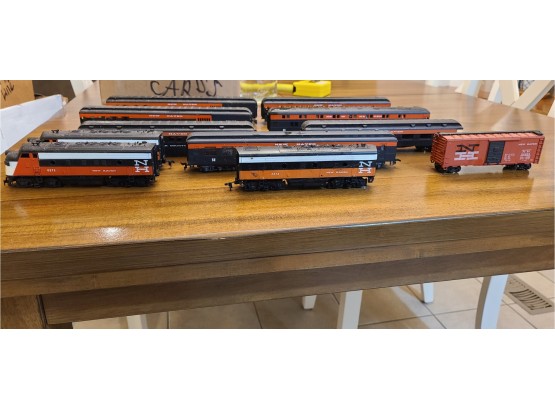 New Haven  Train Line My Train Car Model Number 0272 Multiple Cars And Parts Unsure If Complete
