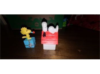 Vintage 1966 And 1972 Snoopy & Woodstock Plastic Collectibles