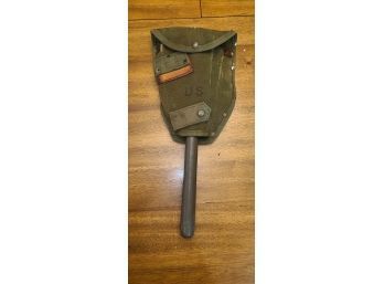 Vintage  Vietnam Era US Army Issued Trench Shovel 18' W Case L