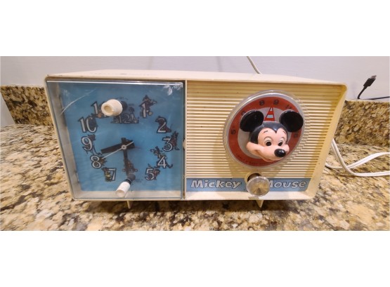 Vintage 1960s MICKEY MOUSE Working AM Alarm Clock Radio!! General Electric Clock