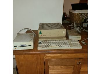 Apple IIGS Computer Untested  W 5.25 Drive 3.5 Drive And Keyboard  Damaged