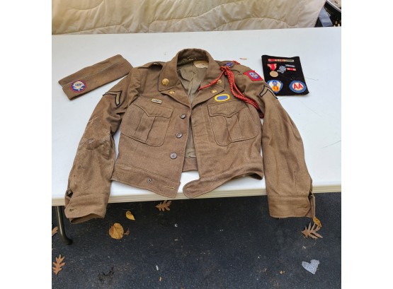 World War II Era Army Airborne Jacket With Cap Jacket Size 36R Metals And Pins