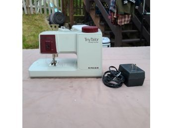 Tiny Tailor By Singer Mending Machine M100A