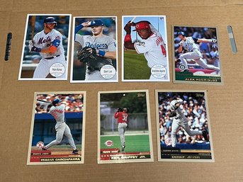 Baseball Cards - Over 200 Baseball Card Lot W Pete Alonso, Ken Griffey Jr., Derek Jeter  (JA)