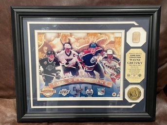 Wayne Gretzky Commemorative Highland Mint Coin & Piece Of Game Used Hockey Stick (JA)