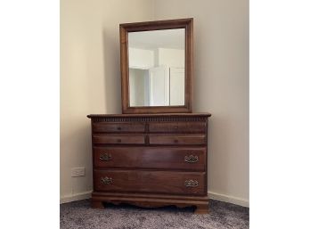 Vintage Dresser 3 Drawers With Mirror