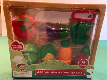 Childrens Plastic Vegetable Kit - NEW